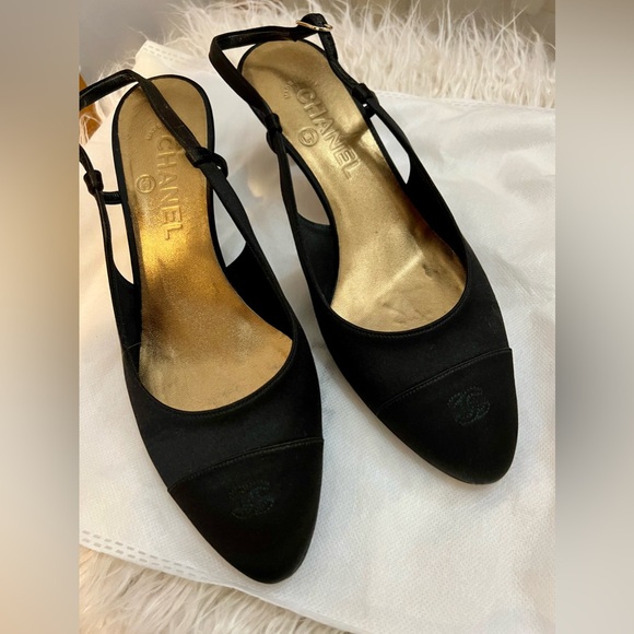 Chanel Interlocking CC Logo Satin Slingback Pumps - Picture 9 of 11